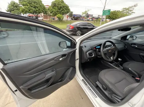 CHEVROLET Onix Hatch 1.4 4P FLEX LT, Foto 13 CHEVROLET Onix Hatch 1.4 4P FLEX LT, Foto 13