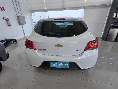 CHEVROLET Onix Hatch 1.0 4P FLEX LT, Foto 4 CHEVROLET Onix Hatch 1.0 4P FLEX LT, Foto 4