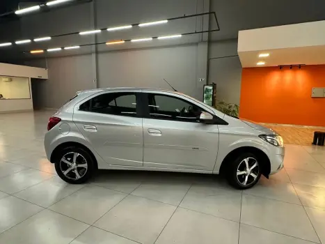 CHEVROLET Onix Hatch 1.4 4P FLEX LTZ AUTOMÁTICO, Foto 3 CHEVROLET Onix Hatch 1.4 4P FLEX LTZ AUTOMÁTICO, Foto 3