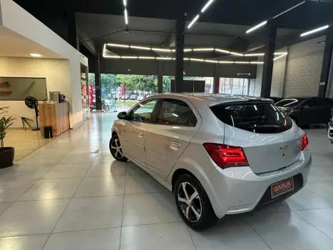 CHEVROLET Onix Hatch 1.4 4P FLEX LTZ AUTOMÁTICO, Foto 20 CHEVROLET Onix Hatch 1.4 4P FLEX LTZ AUTOMÁTICO, Foto 20