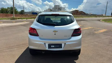 CHEVROLET Onix Hatch 1.4 4P FLEX LT, Foto 6