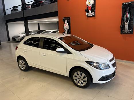 CHEVROLET Onix Hatch 1.4 4P FLEX LT, Foto 20