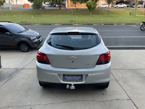 CHEVROLET Onix Hatch 1.4 4P FLEX LTZ, Foto 4