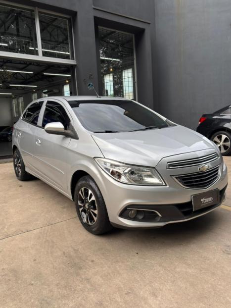 CHEVROLET Onix Hatch 1.0 12V 4P FLEX LT, Foto 4