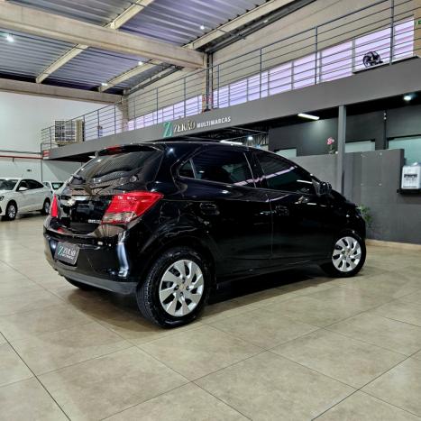 CHEVROLET Onix Hatch 1.4 4P FLEX LT, Foto 4