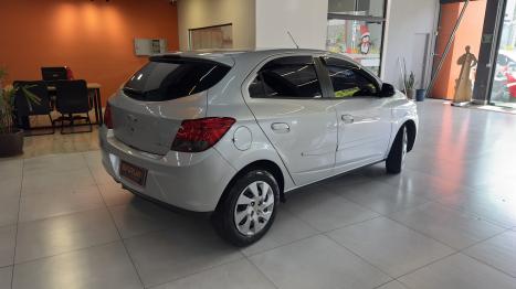 CHEVROLET Onix Hatch 1.4 4P FLEX LT, Foto 3