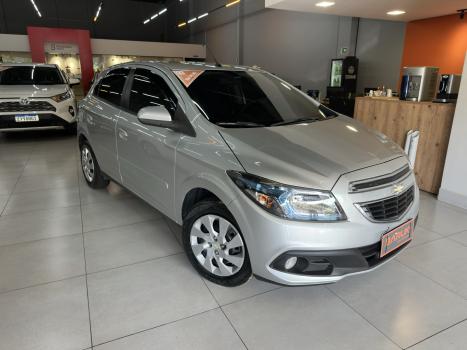 CHEVROLET Onix Hatch 1.4 4P FLEX LT, Foto 10