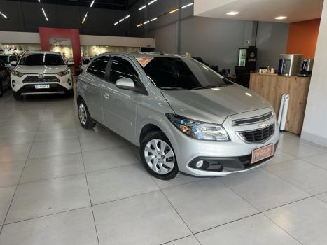 CHEVROLET Onix Hatch 1.4 4P FLEX LT, Foto 13