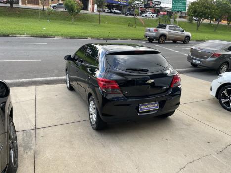 CHEVROLET Onix Hatch 1.4 4P FLEX LTZ, Foto 5