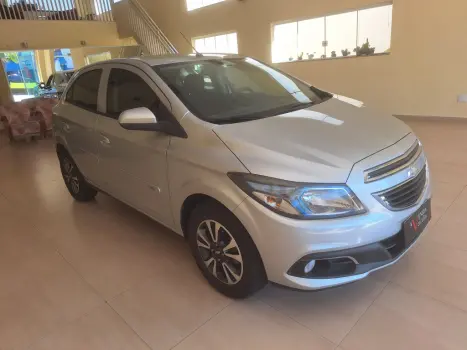 CHEVROLET Onix Hatch 1.4 4P FLEX LTZ, Foto 2