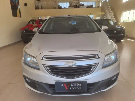 CHEVROLET Onix Hatch 1.4 4P FLEX LTZ, Foto 3