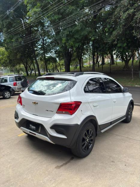 CHEVROLET Onix Hatch 1.4 4P FLEX ACTIV, Foto 6