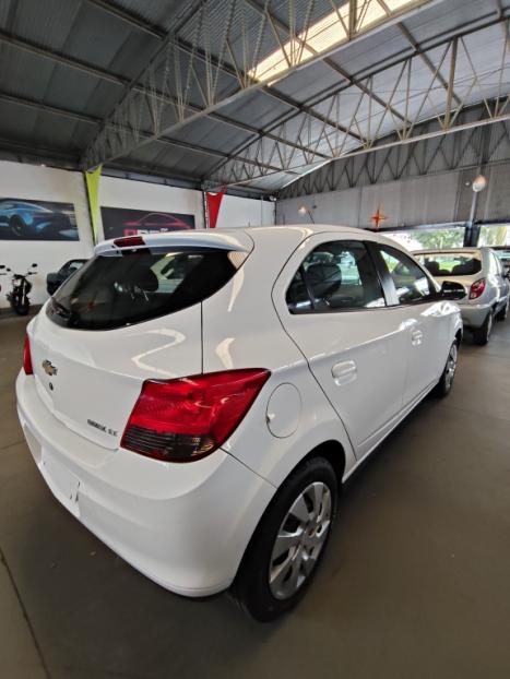 CHEVROLET Onix Hatch 1.4 4P FLEX LT, Foto 3