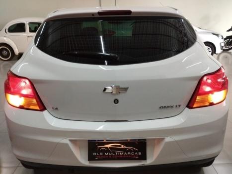 CHEVROLET Onix Hatch 1.4 4P FLEX LT, Foto 5