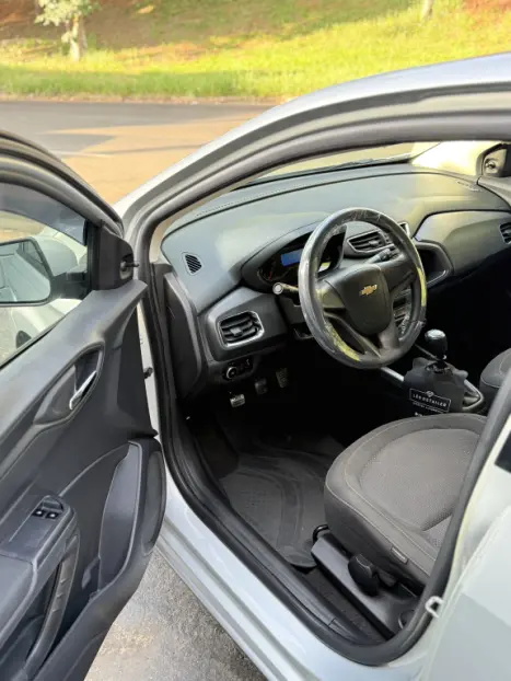 CHEVROLET Onix Hatch 1.4 4P FLEX LT, Foto 3