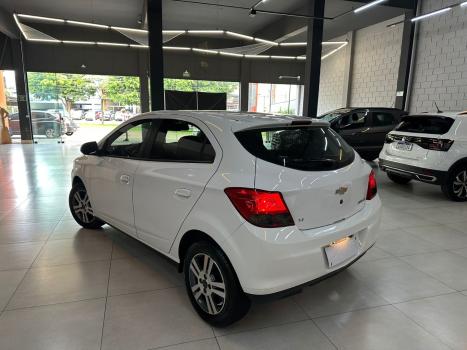 CHEVROLET Onix Hatch 1.4 4P FLEX LT, Foto 10