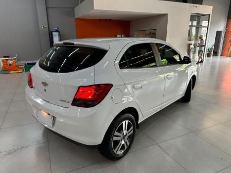 CHEVROLET Onix Hatch 1.4 4P FLEX LT, Foto 12