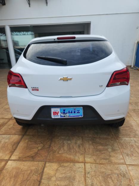 CHEVROLET Onix Hatch 1.4 4P FLEX LT, Foto 2