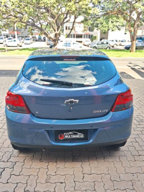 CHEVROLET Onix Hatch 1.4 4P FLEX LTZ, Foto 7