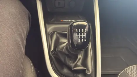 CHEVROLET Onix Hatch 1.0 12V 4P FLEX LTZ TURBO, Foto 16