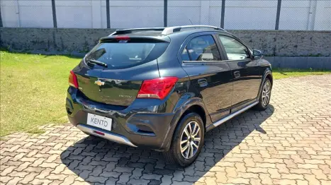 CHEVROLET Onix Hatch 1.4 4P FLEX ACTIV AUTOM�TICO, Foto 3