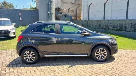 CHEVROLET Onix Hatch 1.4 4P FLEX ACTIV AUTOM�TICO, Foto 4