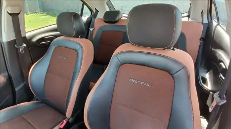 CHEVROLET Onix Hatch 1.4 4P FLEX ACTIV AUTOM�TICO, Foto 10