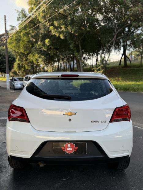 CHEVROLET Onix Hatch 1.4 4P FLEX LTZ AUTOM�TICO, Foto 4