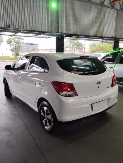 CHEVROLET Onix Hatch 1.0 4P FLEX LT, Foto 2