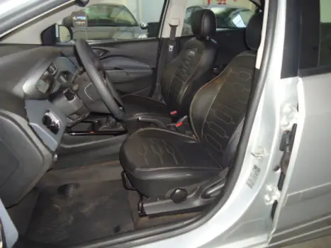 CHEVROLET Onix Hatch 1.4 4P FLEX LTZ, Foto 2