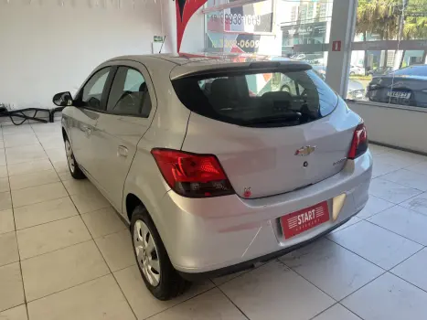 CHEVROLET Onix Hatch 1.4 4P FLEX LT, Foto 6