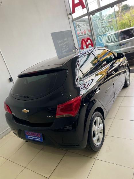 CHEVROLET Onix Hatch 1.4 4P FLEX LT AUTOM�TICO, Foto 3