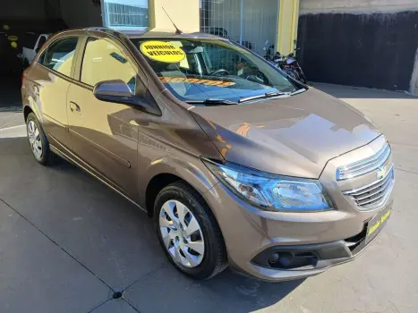 CHEVROLET Onix Hatch 1.4 4P FLEX LT AUTOM�TICO, Foto 3