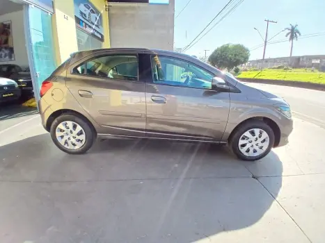 CHEVROLET Onix Hatch 1.4 4P FLEX LT AUTOM�TICO, Foto 4