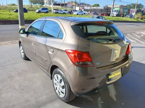 CHEVROLET Onix Hatch 1.4 4P FLEX LT AUTOM�TICO, Foto 6