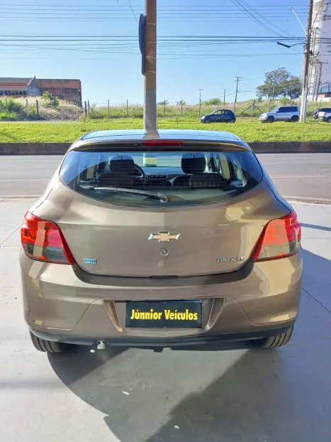 CHEVROLET Onix Hatch 1.4 4P FLEX LT AUTOM�TICO, Foto 8