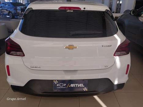 CHEVROLET Onix Hatch 1.0 12V 4P FLEX LT TURBO AUTOM�TICO, Foto 4