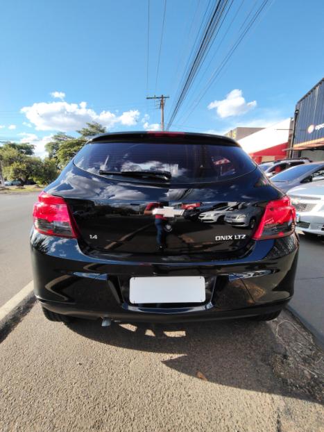 CHEVROLET Onix Hatch 1.4 4P FLEX LTZ, Foto 9