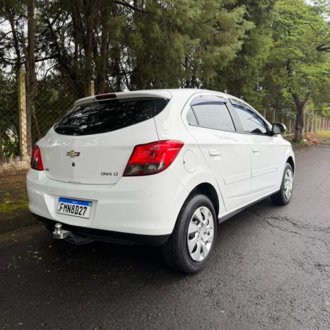 CHEVROLET Onix Hatch 1.4 4P FLEX LT AUTOM�TICO, Foto 4