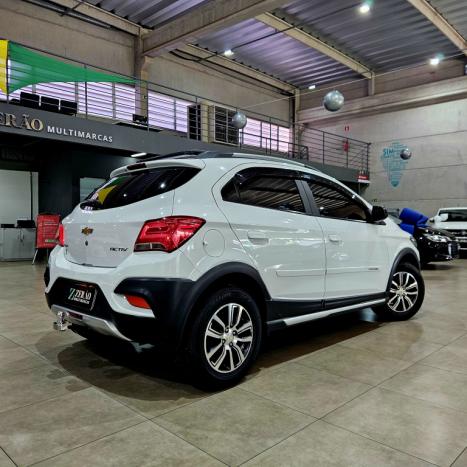 CHEVROLET Onix Hatch 1.4 4P FLEX ACTIV, Foto 4