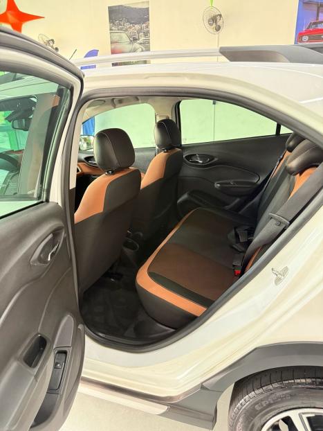 CHEVROLET Onix Hatch 1.4 4P FLEX ACTIV AUTOM�TICO, Foto 9
