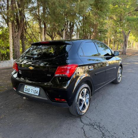 CHEVROLET Onix Hatch 1.4 4P FLEX LTZ AUTOM�TICO, Foto 4