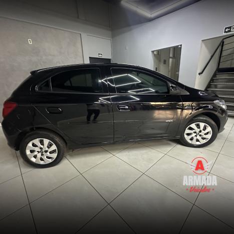 CHEVROLET Onix Hatch 1.4 4P FLEX LT, Foto 6