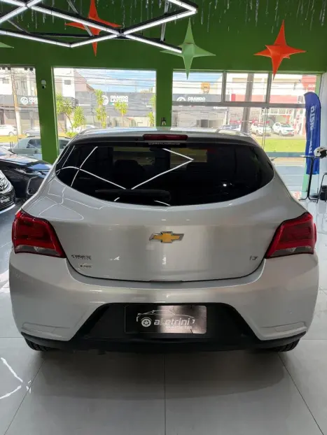 CHEVROLET Onix Hatch 1.0 4P FLEX LT, Foto 4