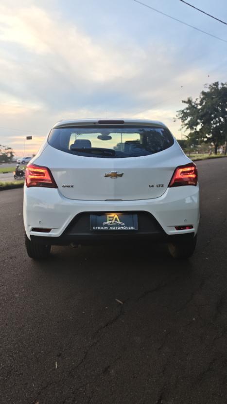 CHEVROLET Onix Hatch 1.4 4P FLEX LTZ, Foto 5