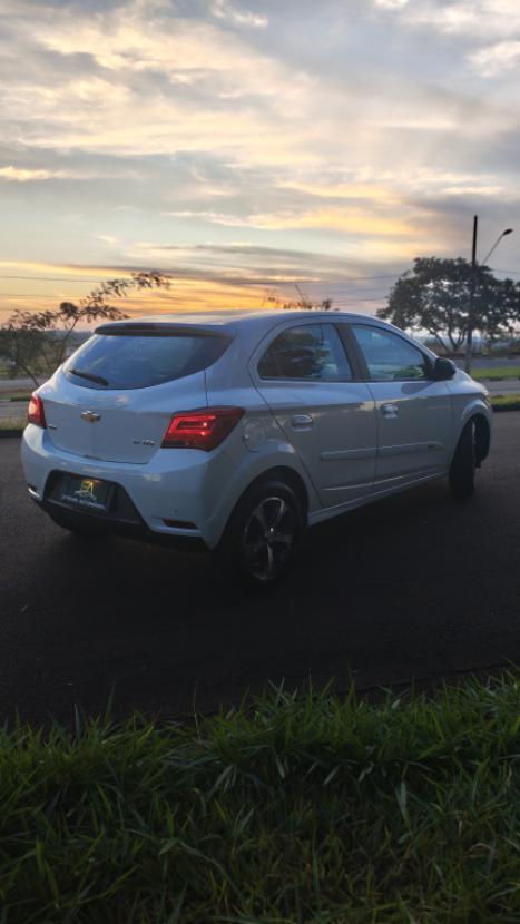 CHEVROLET Onix Hatch 1.4 4P FLEX LTZ, Foto 6