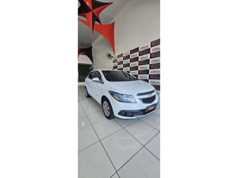 CHEVROLET Onix Hatch 1.4 4P FLEX LT, Foto 2