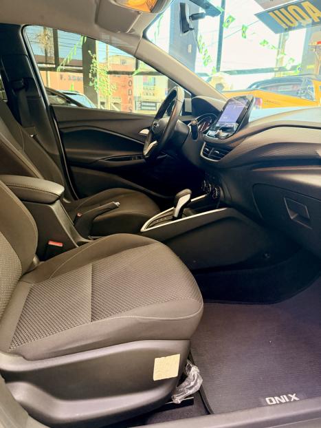 CHEVROLET Onix Hatch 1.0 12V 4P FLEX PLUS TURBO AUTOM�TICO, Foto 8