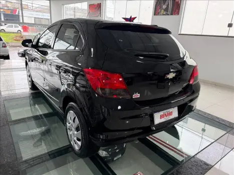 CHEVROLET Onix Hatch 1.4 4P FLEX LT, Foto 4