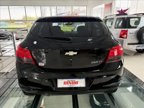 CHEVROLET Onix Hatch 1.4 4P FLEX LT, Foto 5